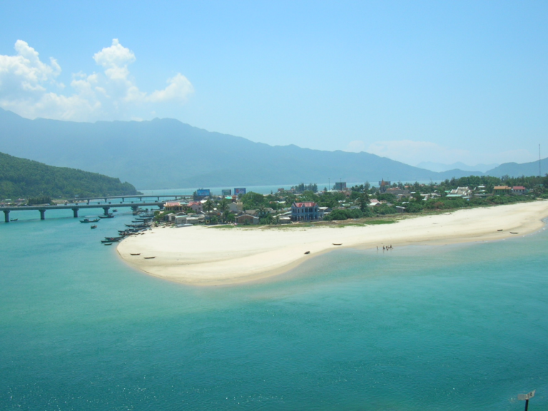 Lăng Cô Huế ở đâu?