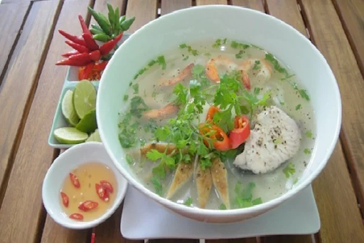 Món ngon Đà Lạt ăn trưa - Bánh canh chả cá Nha Trang