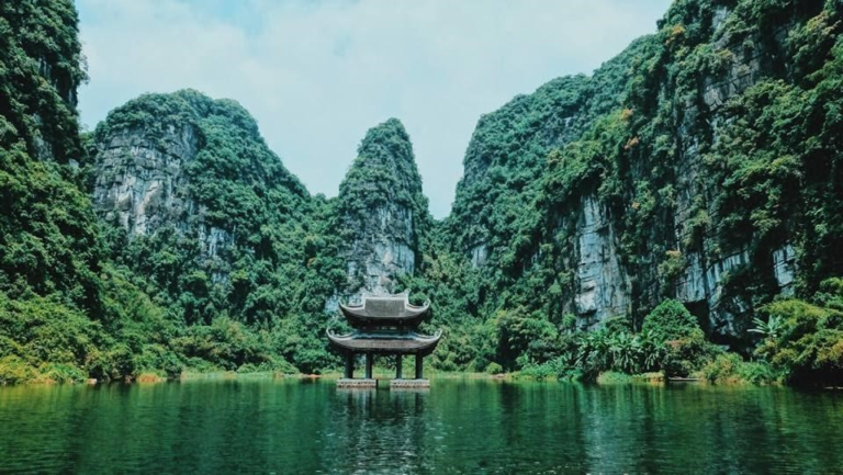 Nên đi du lịch Tràng An vào thời gian nào?