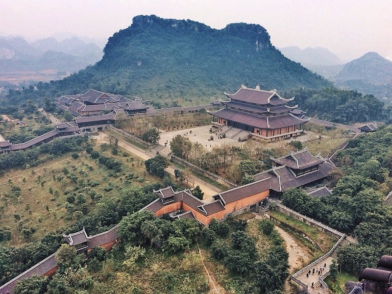 Những cảnh quan đáng ghé thăm tới khi du lịch chùa Bái Đính