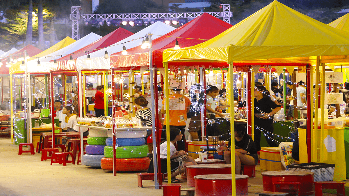 Chợ đêm Helio Đà Nẵng với bật với nhiều gian hàng mua sắm