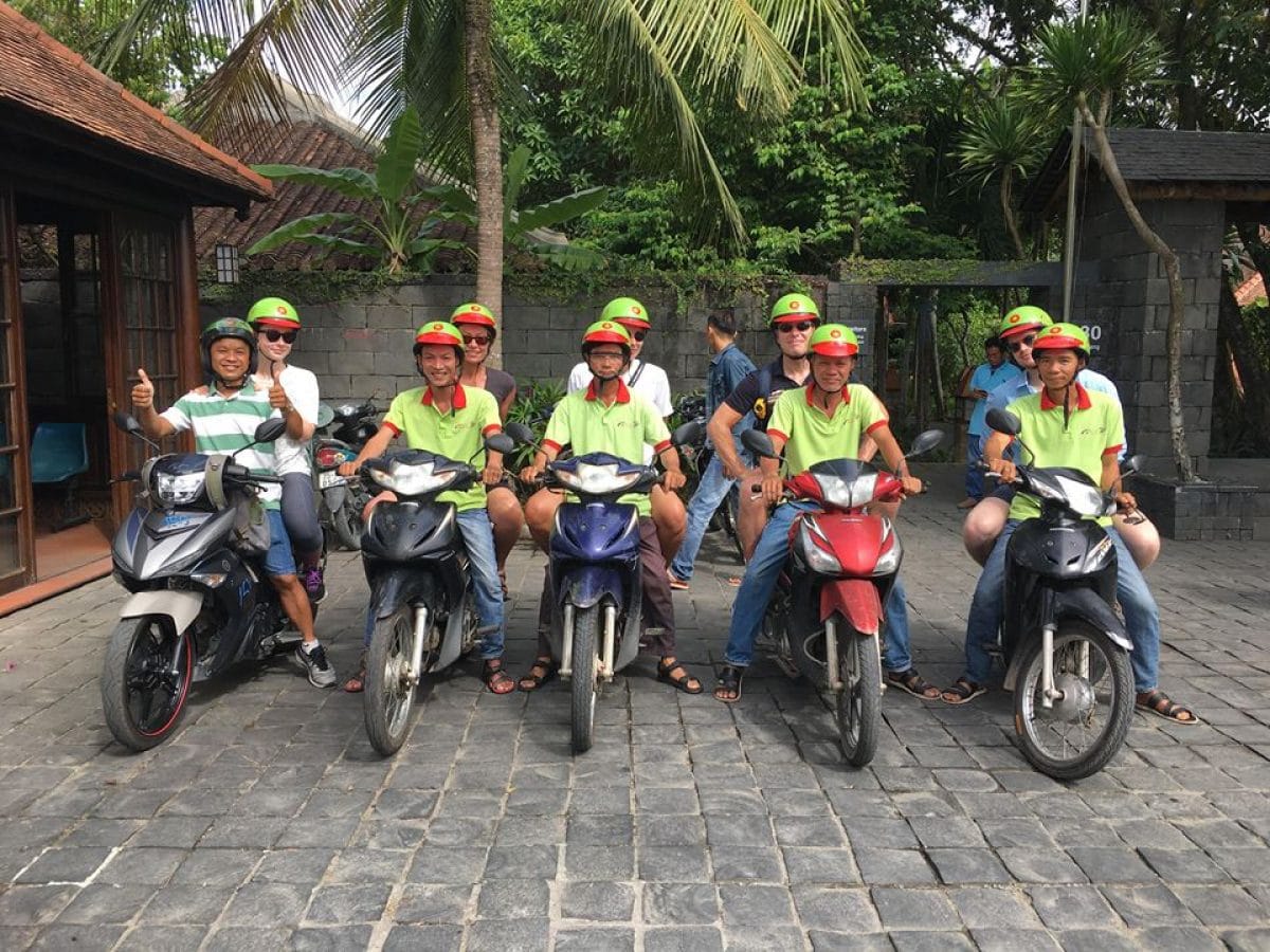Hue Motorbike Adventure – Hạnh Thảo