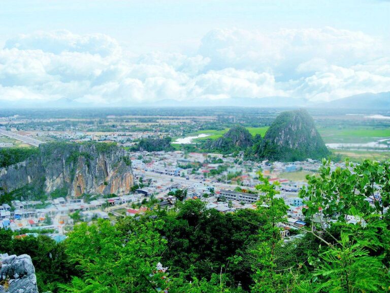 Khám phá Ngũ Hành Sơn – View biển cực đẹp