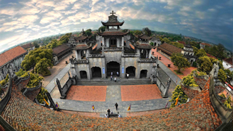 Cách di chuyển đến Nhà thờ đá Ninh Bình như thế nào?