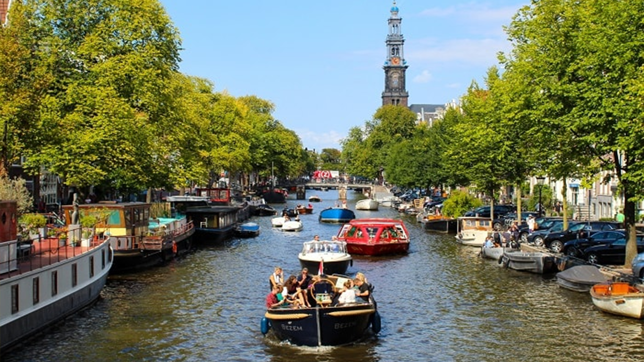 Đi du lịch Hà Lan tự túc cần chuẩn bị sim thẻ đầy đủ