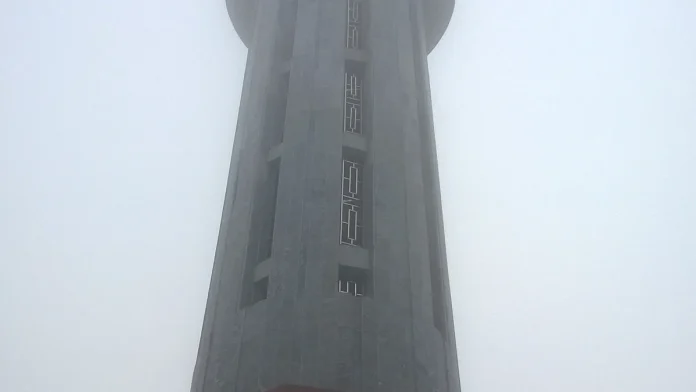 cột cờ lũng cú nơi địa đầu tổ quốc - Hình ảnh thực tế Lung Cu flag tower of Ha Giang in 2014 02 jpg