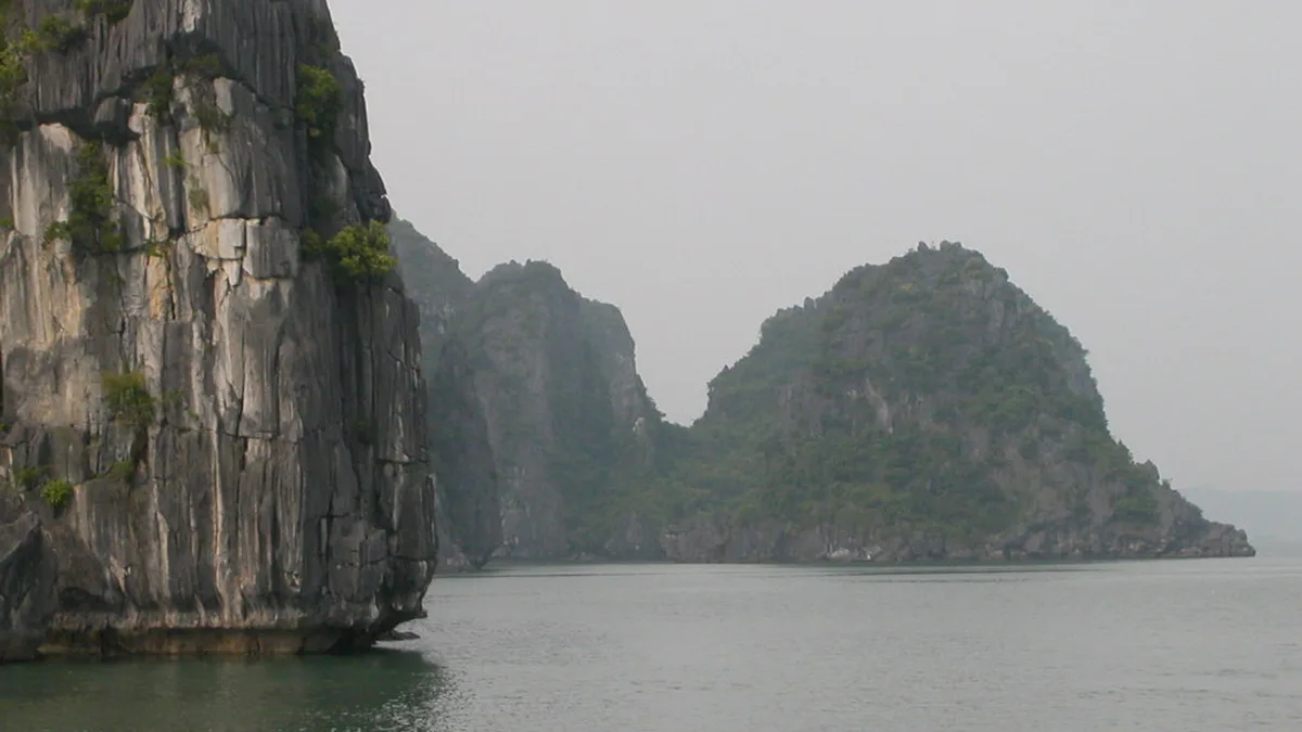 Khám Phá Hồ Quan Sơn Mỹ Đức: Tuyệt Tác Hạ Long Trên Cạn Thu Nhỏ - Góc nhìn thực tế 3