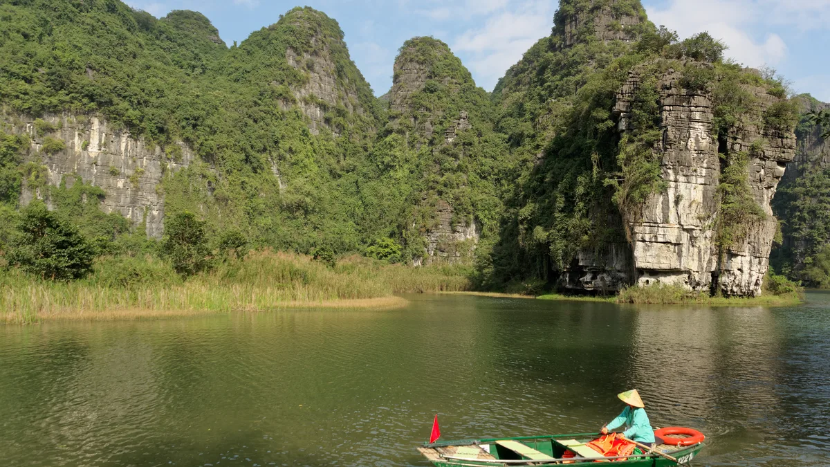 Top Homestay Ninh Bình View Núi Tuyệt Đẹp: Giá Tốt & Đặt Phòng 2026 - Góc nhìn thực tế 3