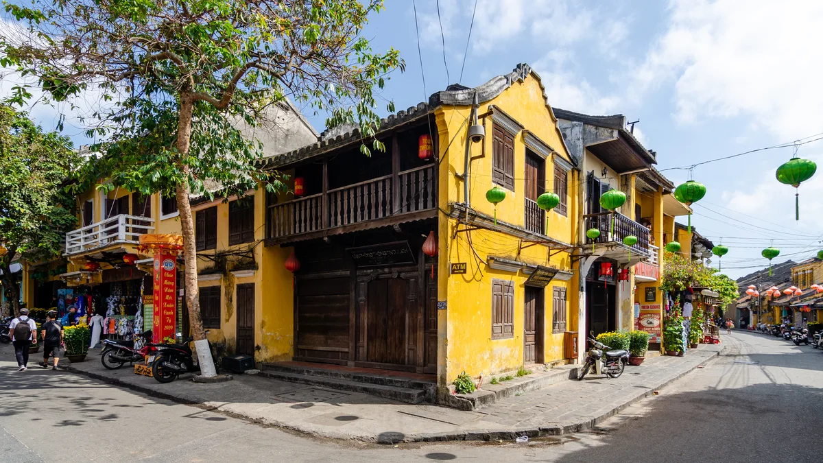 Ăn Gì Ở Hội An? Top Món Ngon Đặc Sản Phố Cổ Chuẩn Vị Xứ Quảng 2026