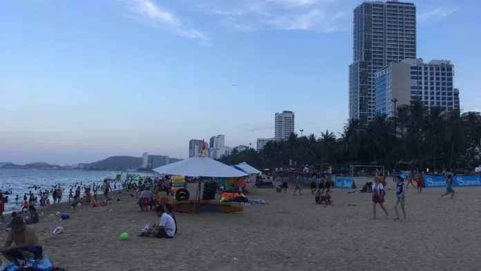 nem nướng nha trang đặng văn quyên - Hình ảnh thực tế Nha Trang Beach 5 jpg