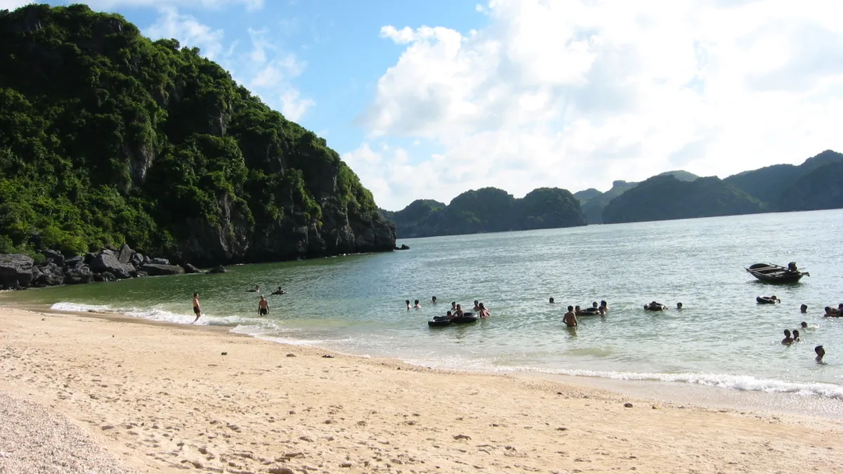 Kinh Nghiệm Check-in Đồi Cát Bay Mũi Né Trượt Cát: Giá Vé, Đường Đi & Góc Chụp Đẹp 2026 - Góc nhìn thực tế 2