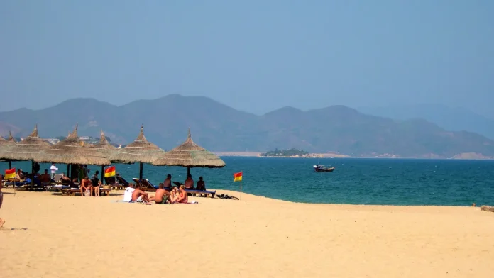 tour 4 đảo nha trang hòn mun hòn tằm - Hình ảnh thực tế Nha Trang Beach, Vietnam jpg