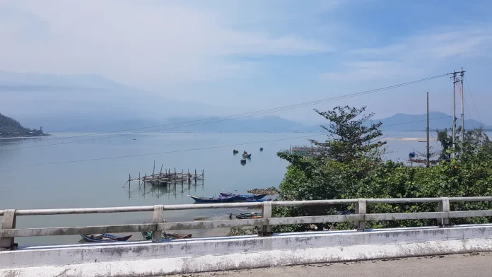 vịnh lăng cô và đầm lập an cung đường biển đẹp mê hồn ảnh 1 vịnh lăng cô và đầm lập an cung đường biển đẹp mê hồn - Hình ảnh thực tế Thua Thien Hoi An Bay Estua