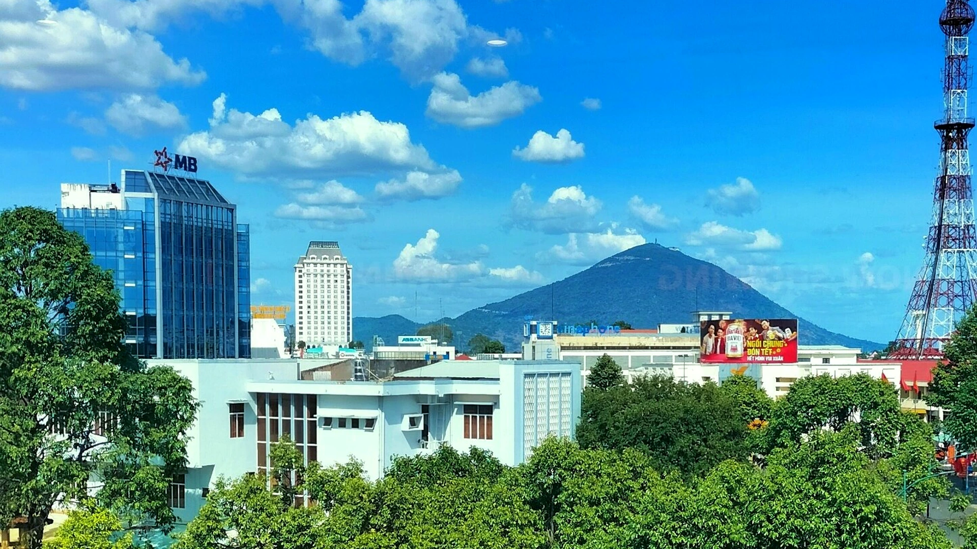Kinh Nghiệm Du Lịch Bò Tơ Tây Ninh Năm Sánh Ngon Nức Tiếng Tự Túc: Đi Lại, Ăn Chơi & Chi Phí 2026 - Góc nhìn thực tế 2