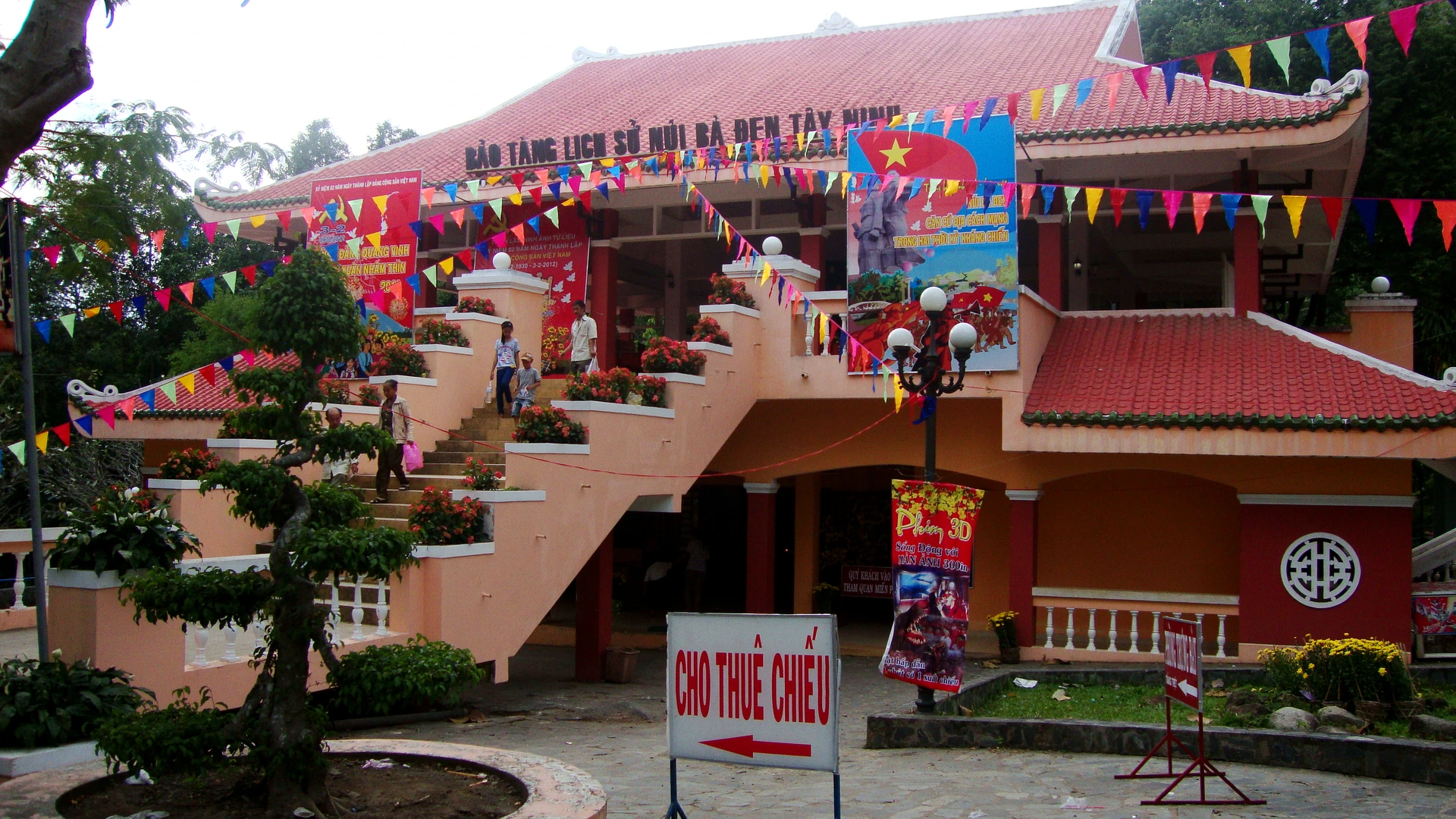 Kinh Nghiệm Đi Lễ Cáp Treo Núi Bà Đen Chiêm Bái Tượng Phật Bà Tây Bổ Đà Sơn: Giá Vé & Lộ Trình Vãn Cảnh Đầy Đủ 2026 - Góc nhìn thực tế 3