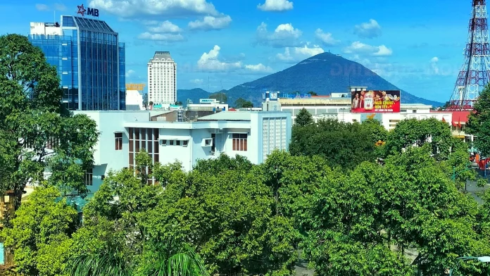 cáp treo núi bà đen chiêm bái tượng phật bà tây bổ đà sơn ảnh 1 cáp treo núi bà đen chiêm bái tượng phật bà tây bổ đà sơn - Hình ảnh thực tế Tây Ninh, 2023 jpg