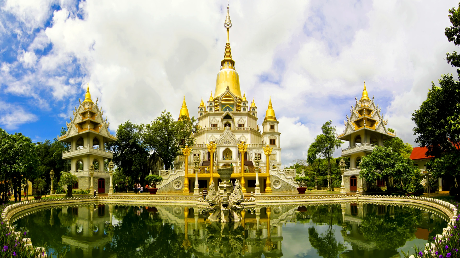 Kinh Nghiệm Đi Lễ Chùa Bửu Long Quận 9 Ngôi Chùa Thái Lan Lộng Lẫy: Giá Vé & Lộ Trình Vãn Cảnh Đầy Đủ 2026 - Góc nhìn thực tế 2