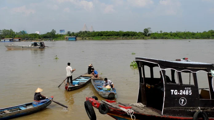 cồn phụng bến tre di tích đạo dừa ảnh 1 cồn phụng bến tre di tích đạo dừa - Hình ảnh thực tế Ben Tre Bootsverkehr auf dem Mekong, Anleger j